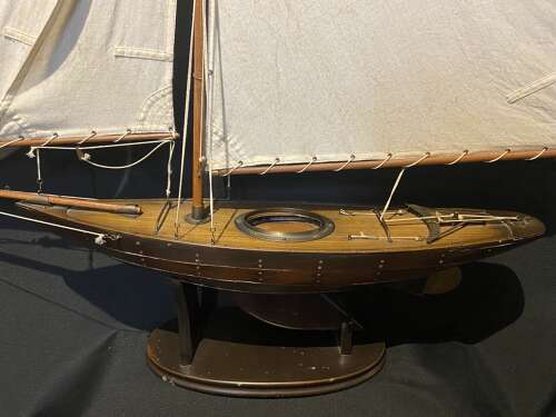 Fine Quality Edwardian Period Wooden Pond Yacht