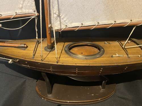 Fine Quality Edwardian Period Wooden Pond Yacht